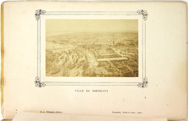 Le Monde Photographié: Collection of 8 Volumes.