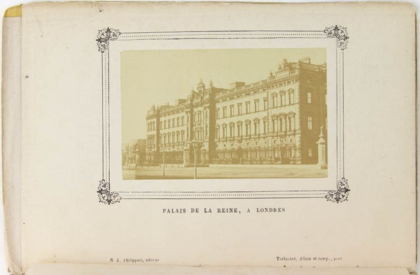 Le Monde Photographié: Collection of 8 Volumes.